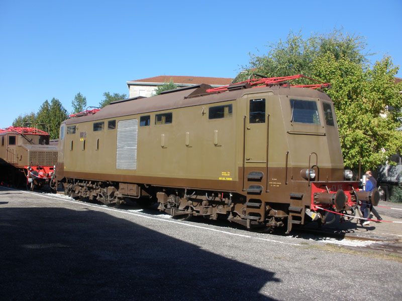  Locomotiva Elettrica E 424 075 a Torino Smistamento 2011 