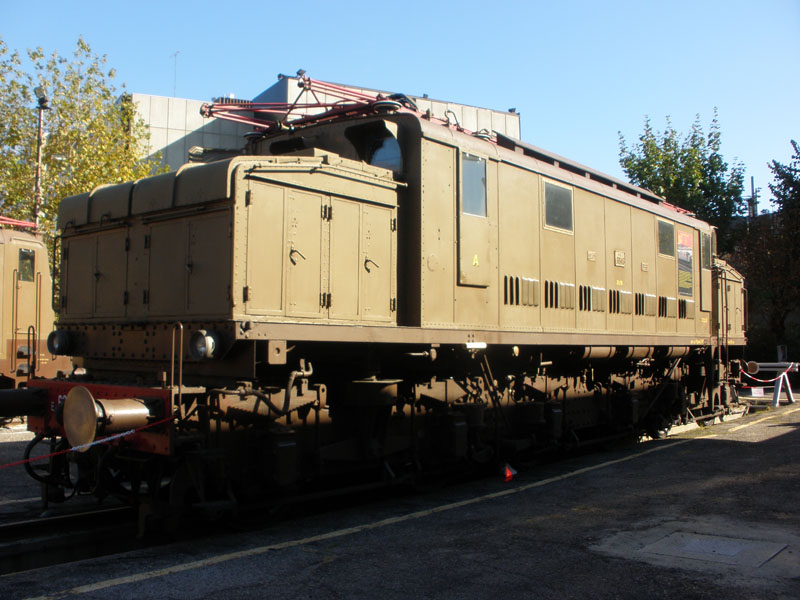  Locomotive a Torino Smistamento 2011 - Locomotiva Elettrica E626.443