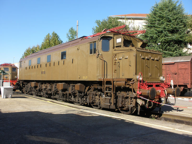  Locomotive a Torino Smistamento 2011 - Locomotiva Elettrica E428.058
