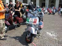 Vespa_Raduno_Torino_2011_12