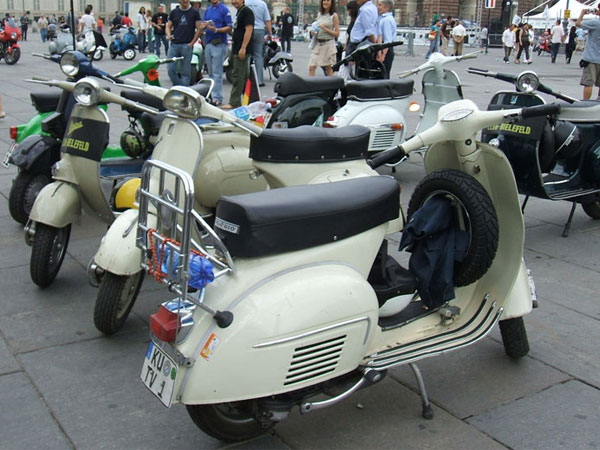 Scooter Vespa a Torino