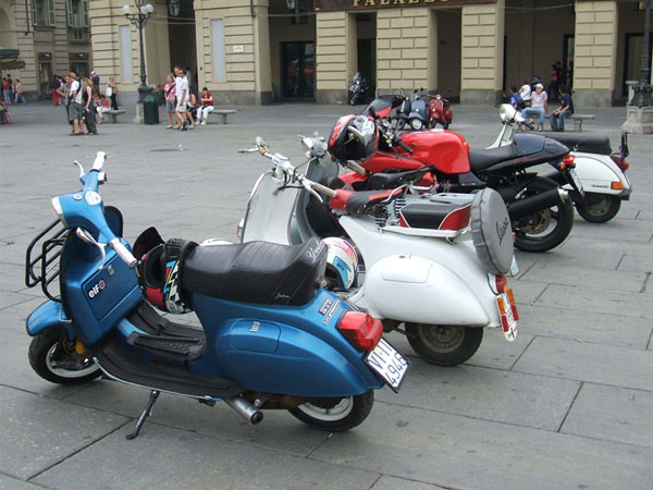 Scooter Vespa a Torino