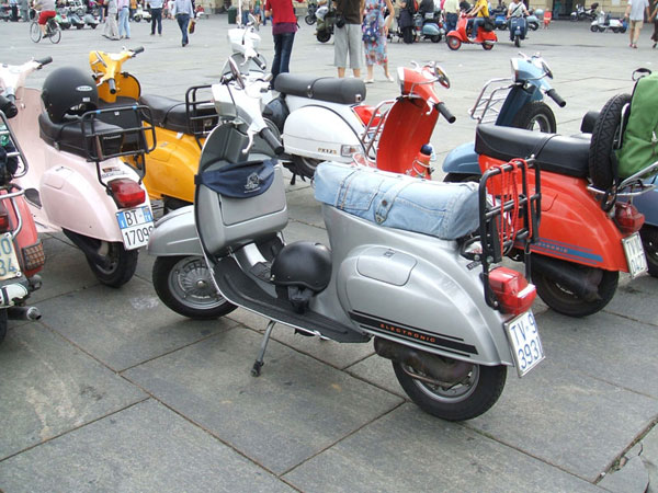 Scooter Vespa a Torino