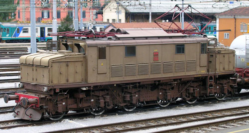  Locomotiva E626 